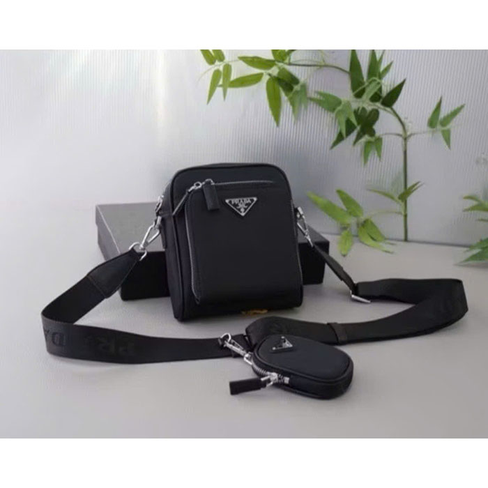 Túi đeo chéo prada nam HSS21 (sẵn)